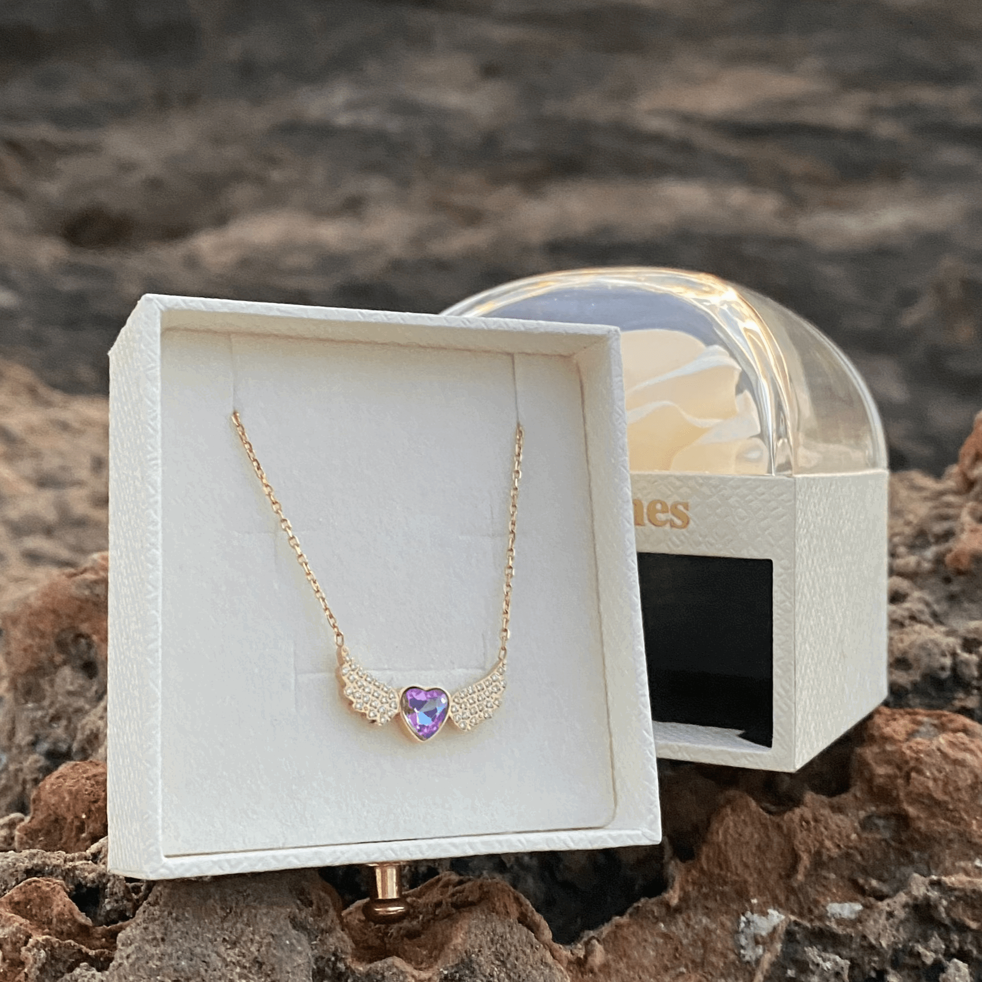 CAWNIfashion - free heart - CAWNIfashion