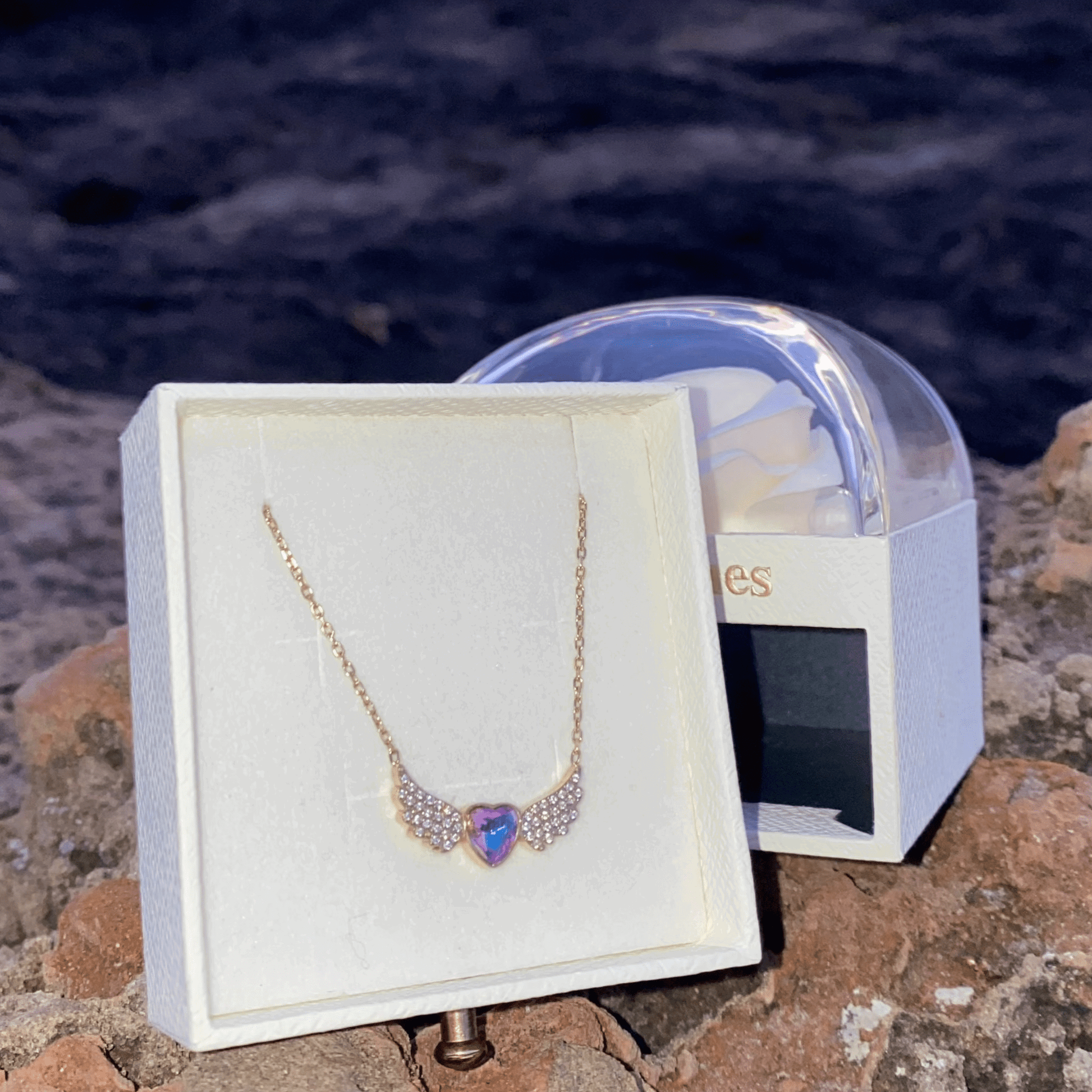 CAWNIfashion - free heart - CAWNIfashion