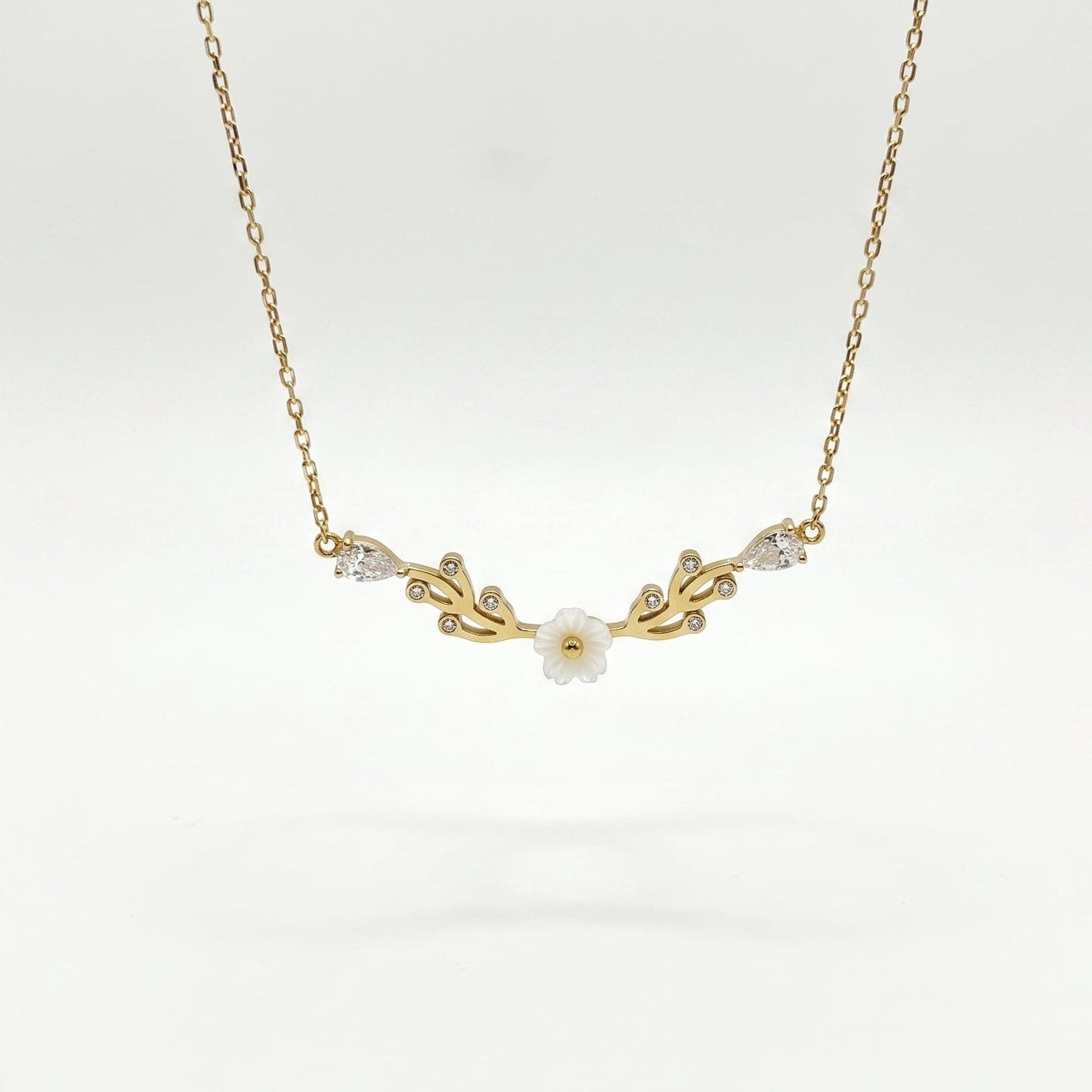 CAWNIfashion - white flower