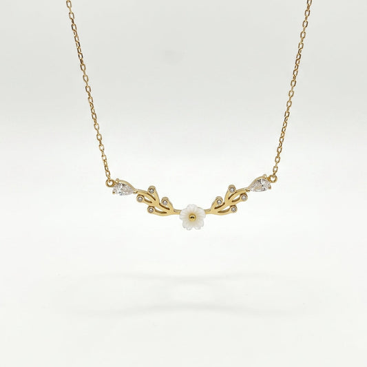 CAWNIfashion - white flower